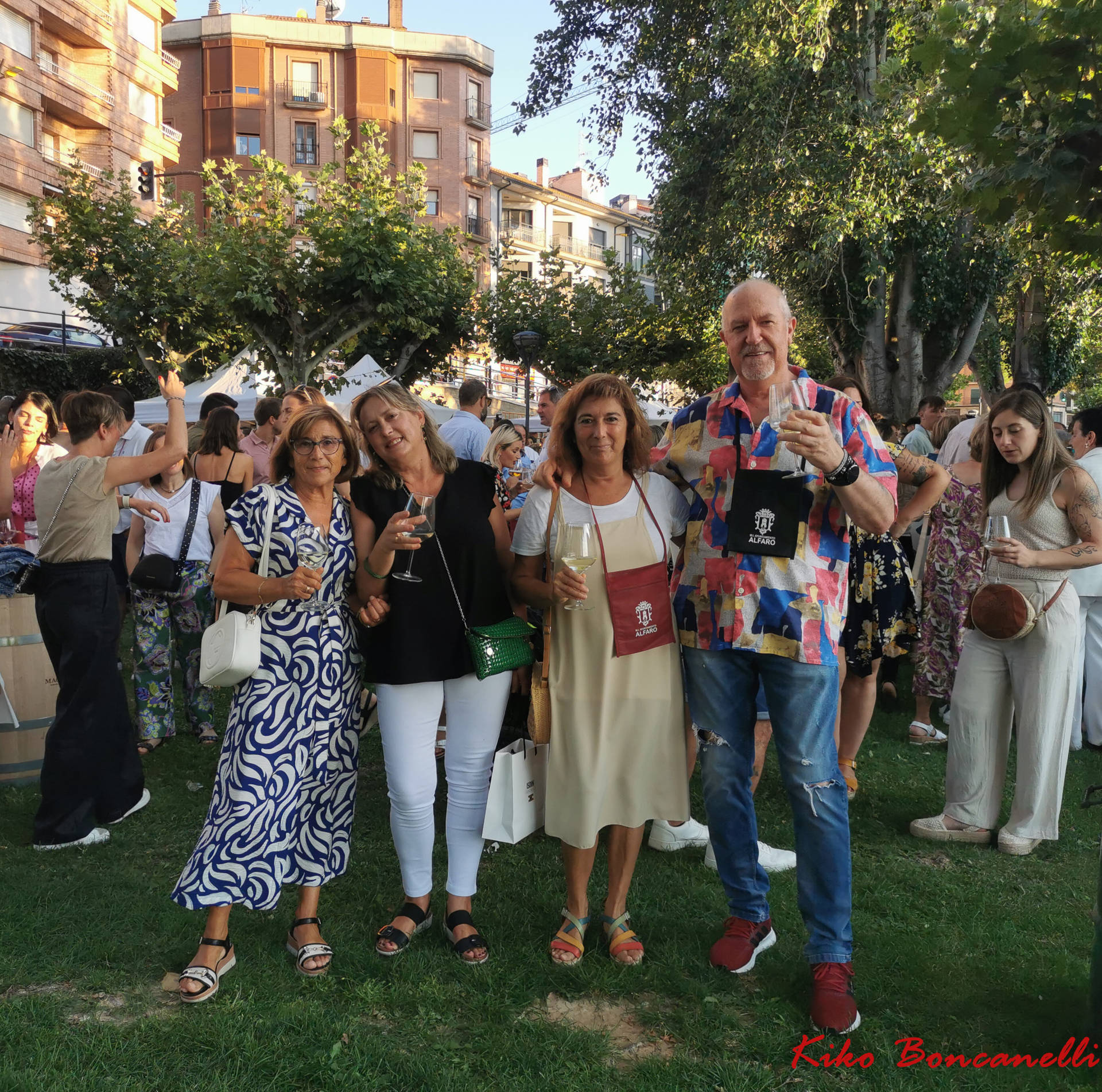 Alfaro bodegas en la calle